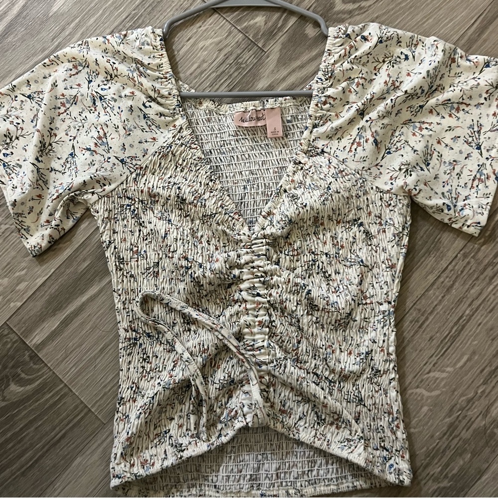 Floral scrunch top